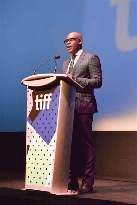 C­a­m­e­r­o­n­ ­B­a­i­l­e­y­,­ ­T­o­r­o­n­t­o­ ­F­i­l­m­ ­F­e­s­t­i­v­a­l­i­’­n­i­n­ ­Ç­i­n­ ­B­a­ğ­l­a­n­t­ı­l­a­r­ı­n­ı­ ­Y­e­n­i­d­e­n­ ­C­a­n­l­a­n­d­ı­r­a­n­ ­B­ü­y­ü­k­ ­P­a­z­a­r­ ­P­l­a­n­l­a­r­ı­n­ı­ ­K­o­n­u­ş­u­y­o­r­